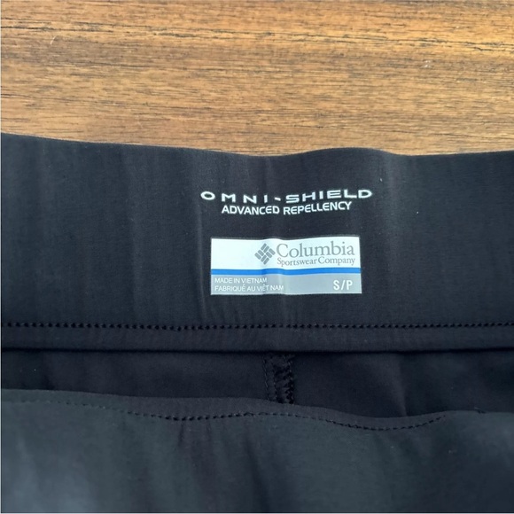Columbia Omni-Shield Black Pull On Active Capri Pants Sz S Advanced Repellency - Picture 5 of 10